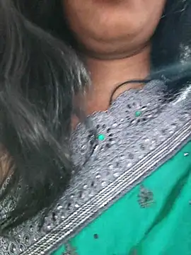 Snapshot of Janu-hasena chatting on October 25, 2025, 4:07 pm Janu-hasena online show from October 25, 2025, 4:07 pm