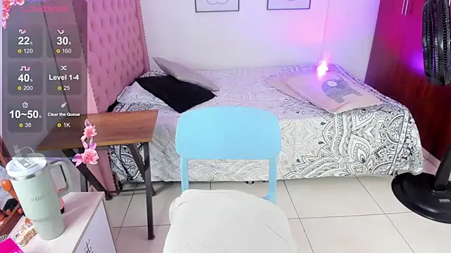 Snapshot of Laaura-Velez chatting on July 28, 2026, 2:13 pm Laaura-Velez online show from July 28, 2026, 2:13 pm