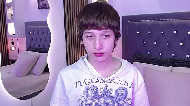 Snapshot of Emo_Boy_ chatting on May 10, 2026, 8:44 pm Emo Boy online show from May 10, 2026, 8:44 pm