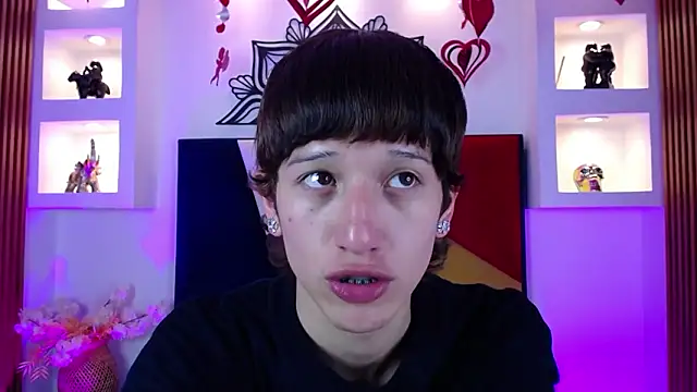 Emo Boy  online show from February 14, 2026, 8:09 pm