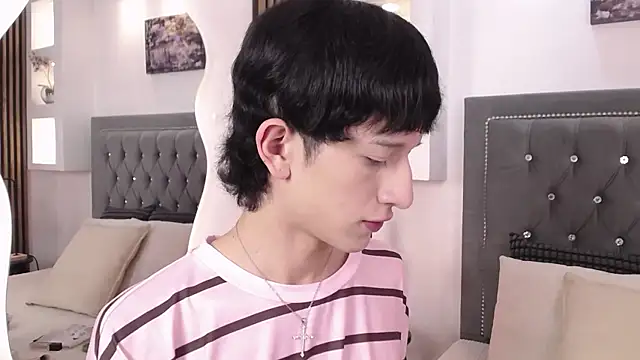 Snapshot of Emo_Boy_ chatting on June 6, 2026, 8:14 pm Emo Boy online show from June 6, 2026, 8:14 pm
