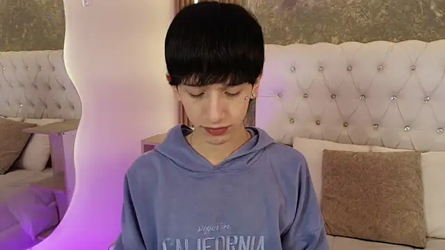 Snapshot of Emo_Boy_ chatting on June 10, 2026, 2:40 pm Emo Boy online show from June 10, 2026, 2:40 pm