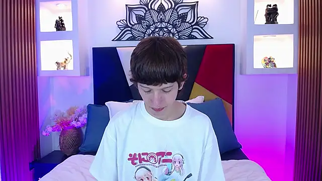 Emo Boy  online show from March 1, 2026, 8:20 pm