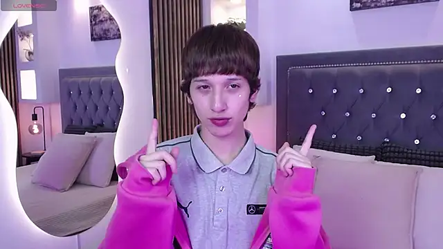 Emo Boy  online show from May 8, 2026, 8:34 pm