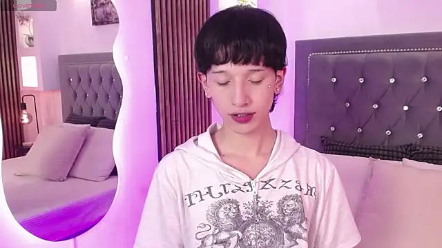 Snapshot of Emo_Boy_ chatting on May 28, 2026, 8:26 pm Emo Boy online show from May 28, 2026, 8:26 pm