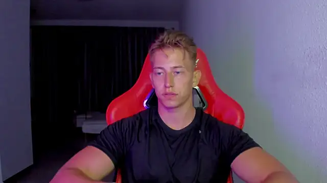 Snapshot of find0m_master chatting on November 9, 2025, 7:29 pm find0m master online show from November 9, 2025, 7:29 pm