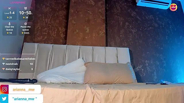 Arianna  01 online show from November 21, 2025, 7:57 pm