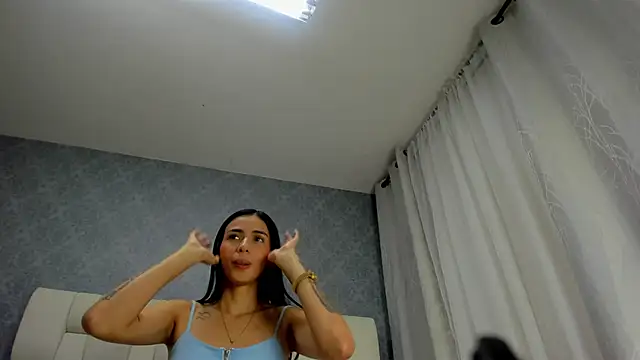 nicollandjhon online show from November 15, 2025, 1:31 am