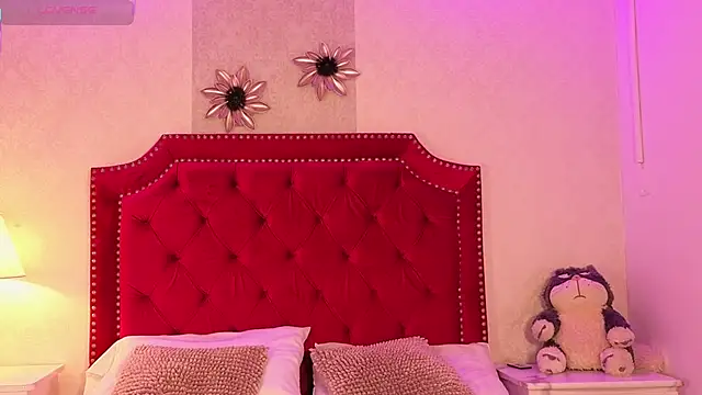 Snapshot of Sara_Collinss_ chatting on November 21, 2025, 11:31 am Sara Collinss online show from November 21, 2025, 11:31 am