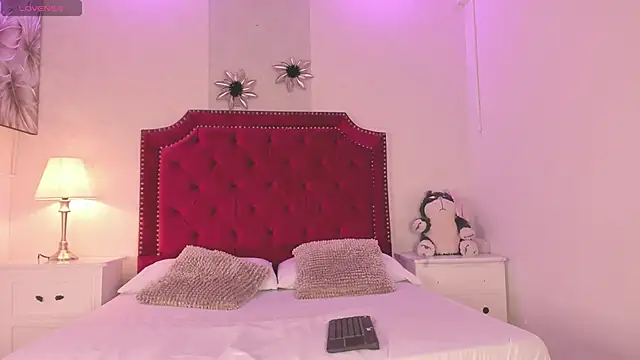 Snapshot of Sara_Collinss_ chatting on November 2, 2025, 11:15 am Sara Collinss online show from November 2, 2025, 11:15 am