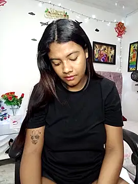 vannesitha25 online show from December 14, 2025, 3:17 pm