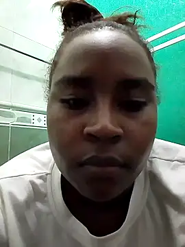 Snapshot of NaomiGrace_ chatting on November 21, 2025, 5:06 am NaomiGrace online show from November 21, 2025, 5:06 am