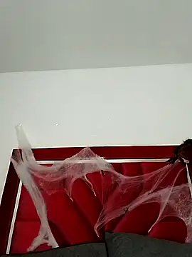 Snapshot of NaomiGrace_ chatting on October 18, 2025, 10:50 am NaomiGrace online show from October 18, 2025, 10:50 am