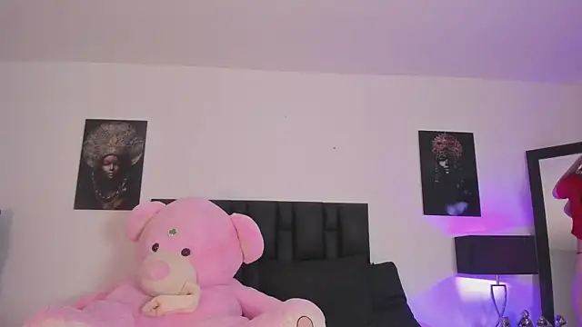 Snapshot of SaradaParker chatting on April 4, 2026, 4:57 pm SaradaParker online show from April 4, 2026, 4:57 pm