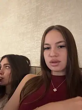 Snapshot of MayaGlow chatting on October 21, 2025, 5:51 am MayaGlow online show from October 21, 2025, 5:51 am