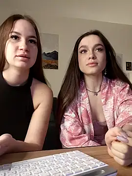 MayaGlow online show from February 1, 2026, 5:27 am