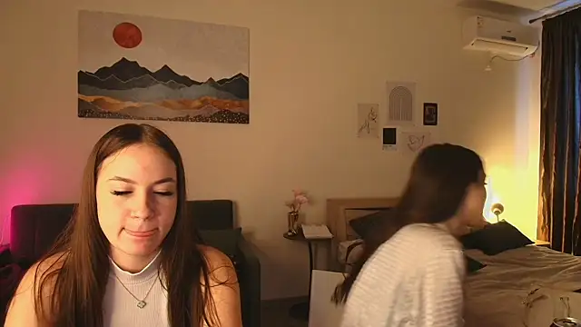 MayaGlow online show from January 6, 2026, 5:33 am