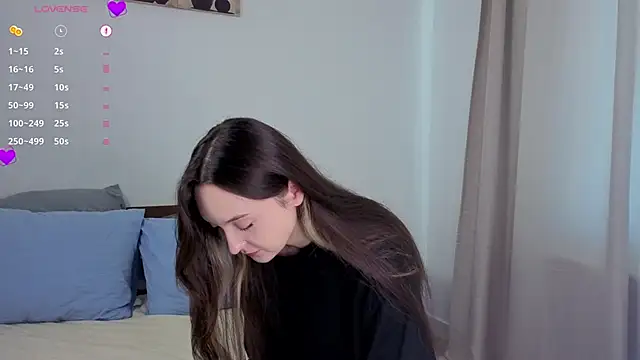 Snapshot of SylviaHamilton chatting on October 18, 2025, 7:21 am SylviaHamilton online show from October 18, 2025, 7:21 am