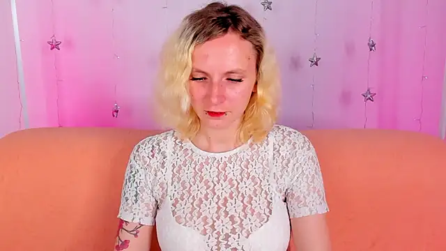 LikiLips online show from August 4, 2026, 1:21 am