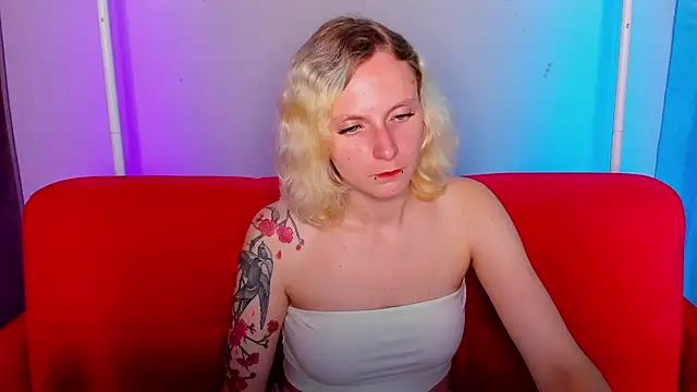 LikiLips online show from July 29, 2026, 1:27 am