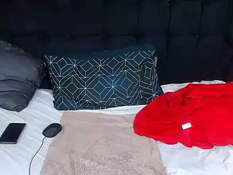 Snapshot of CaramelBootty chatting on November 12, 2025, 1:04 pm CaramelBootty online show from November 12, 2025, 1:04 pm