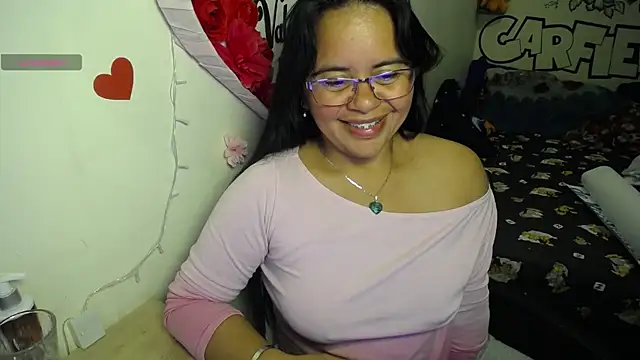 Snapshot of Miss__kendra_ chatting on August 5, 2026, 12:26 am Miss kendra online show from August 5, 2026, 12:26 am