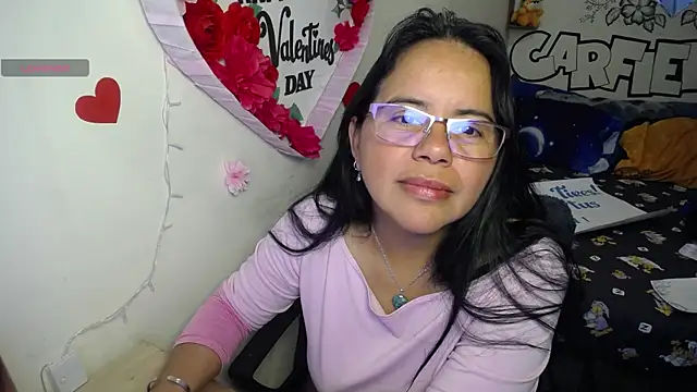 Snapshot of Miss__kendra_ chatting on August 4, 2026, 12:20 pm Miss kendra online show from August 4, 2026, 12:20 pm
