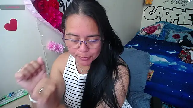 Miss  kendra  online show from April 26, 2026, 4:15 pm