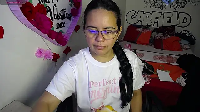 Miss  kendra  online show from February 17, 2026, 2:03 pm