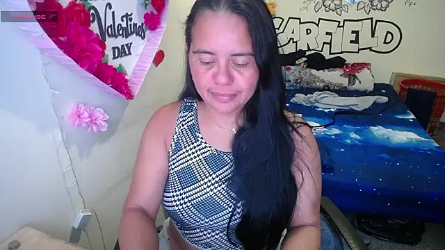 Miss  kendra  online show from May 4, 2026, 9:39 pm