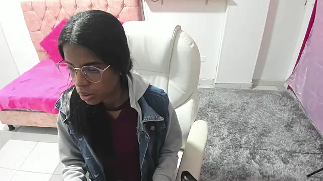 Snapshot of thianahorny chatting on November 9, 2025, 9:41 pm thianahorny online show from November 9, 2025, 9:41 pm