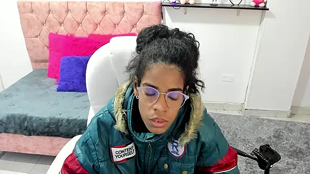 Snapshot of thianahorny chatting on December 4, 2025, 12:15 pm thianahorny online show from December 4, 2025, 12:15 pm