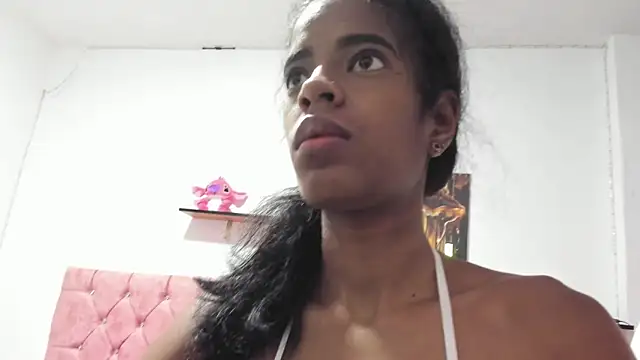 Snapshot of thianahorny chatting on November 17, 2025, 9:35 am thianahorny online show from November 17, 2025, 9:35 am