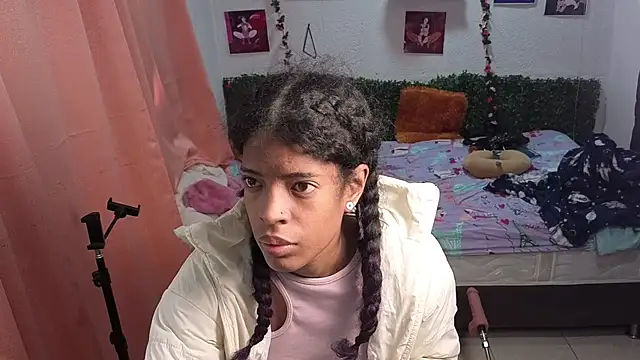 Snapshot of thianahorny chatting on July 6, 2026, 1:40 pm thianahorny online show from July 6, 2026, 1:40 pm