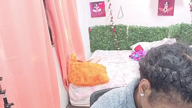 Snapshot of thianahorny chatting on July 1, 2026, 3:12 pm thianahorny online show from July 1, 2026, 3:12 pm