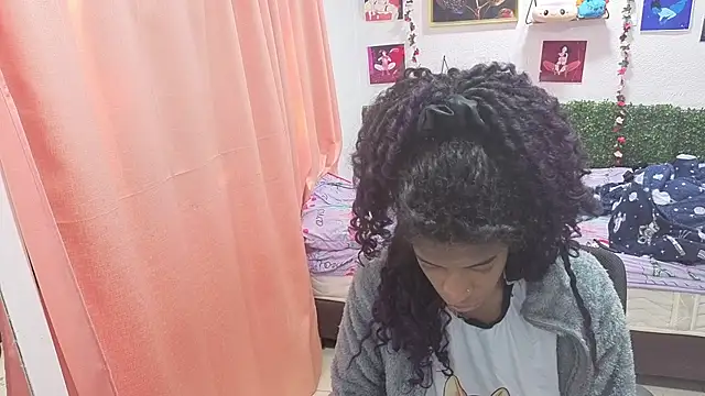 Snapshot of thianahorny chatting on July 14, 2026, 1:17 pm thianahorny online show from July 14, 2026, 1:17 pm