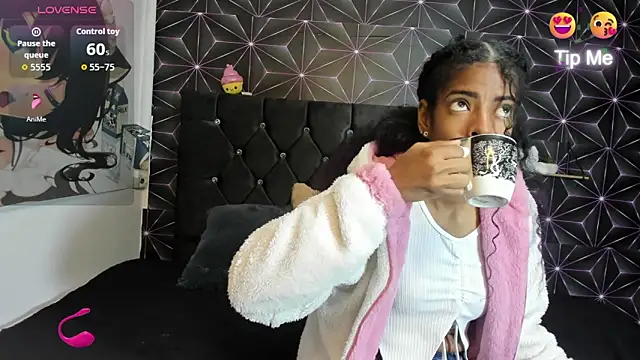 Snapshot of thianahorny chatting on March 6, 2026, 2:23 pm thianahorny online show from March 6, 2026, 2:23 pm