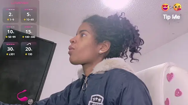 Snapshot of thianahorny chatting on March 16, 2026, 1:37 pm thianahorny online show from March 16, 2026, 1:37 pm