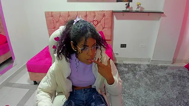 Snapshot of thianahorny chatting on March 3, 2026, 12:56 pm thianahorny online show from March 3, 2026, 12:56 pm