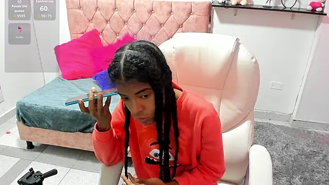 Snapshot of thianahorny chatting on November 26, 2025, 12:16 pm thianahorny online show from November 26, 2025, 12:16 pm