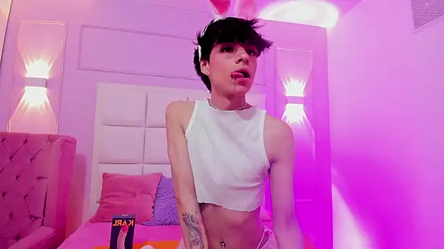 Snapshot of Baby_Lannie chatting on October 18, 2025, 3:30 am Baby Lannie online show from October 18, 2025, 3:30 am