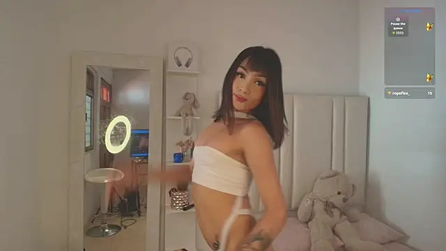 KIMMIE 01 online show from February 20, 2026, 6:43 pm