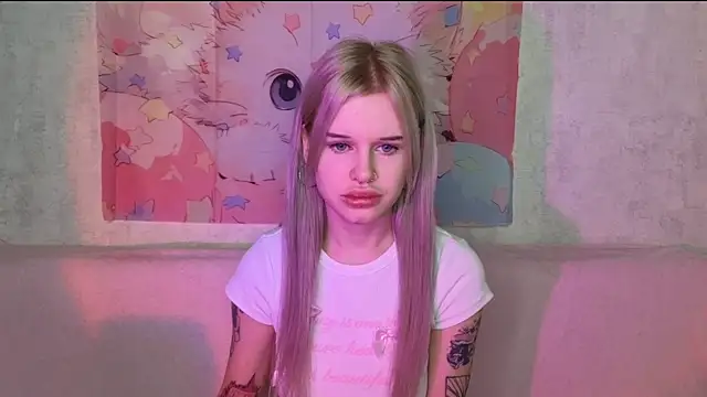 HoneyGold  online show from November 30, 2025, 4:24 am