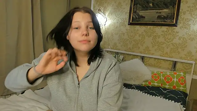 cutty-little-mia online show from October 7, 2025, 10:44 pm