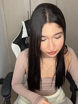 Snapshot of Ariasex_ chatting on November 6, 2025, 7:29 pm Ariasex online show from November 6, 2025, 7:29 pm