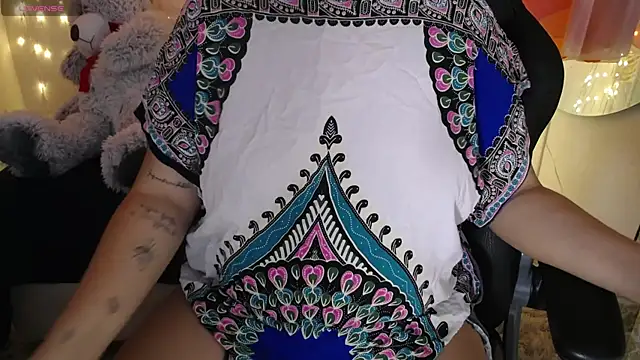 Snapshot of krishnaveni__ chatting on December 16, 2025, 1:04 pm krishnaveni online show from December 16, 2025, 1:04 pm