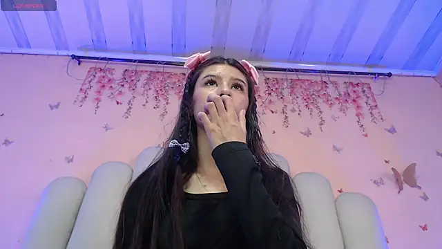 Snapshot of SweetRenata_ chatting on November 5, 2025, 12:08 pm SweetRenata online show from November 5, 2025, 12:08 pm