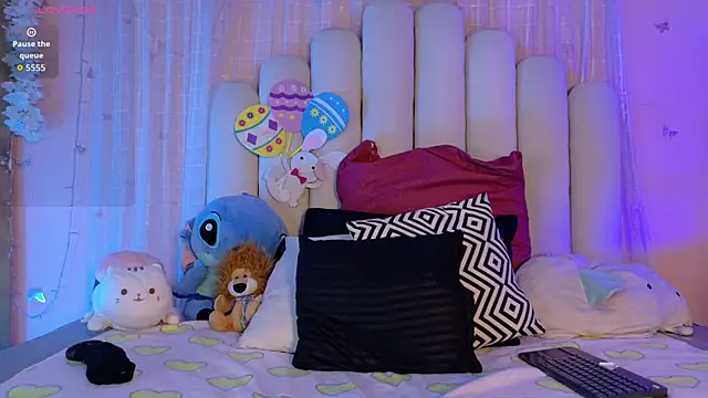 SweetRenata  online show from June 5, 2026, 12:44 pm