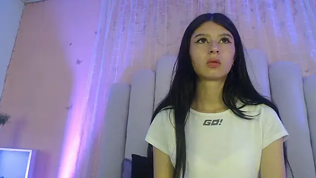 SweetRenata  online show from December 20, 2025, 11:24 am