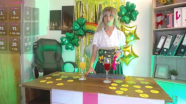 Snapshot of SweetRenata_ chatting on March 17, 2026, 12:19 pm SweetRenata online show from March 17, 2026, 12:19 pm